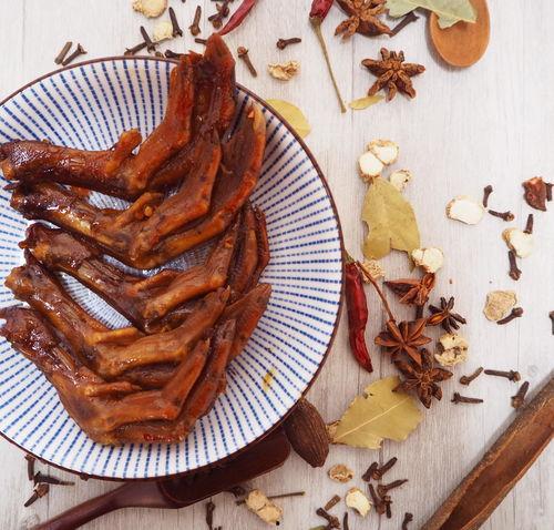 鸭爪爪加工爆料方法视频,视频揭秘传统加工方法